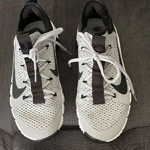 Nike Netcon free shoes grey, white and black shoe.